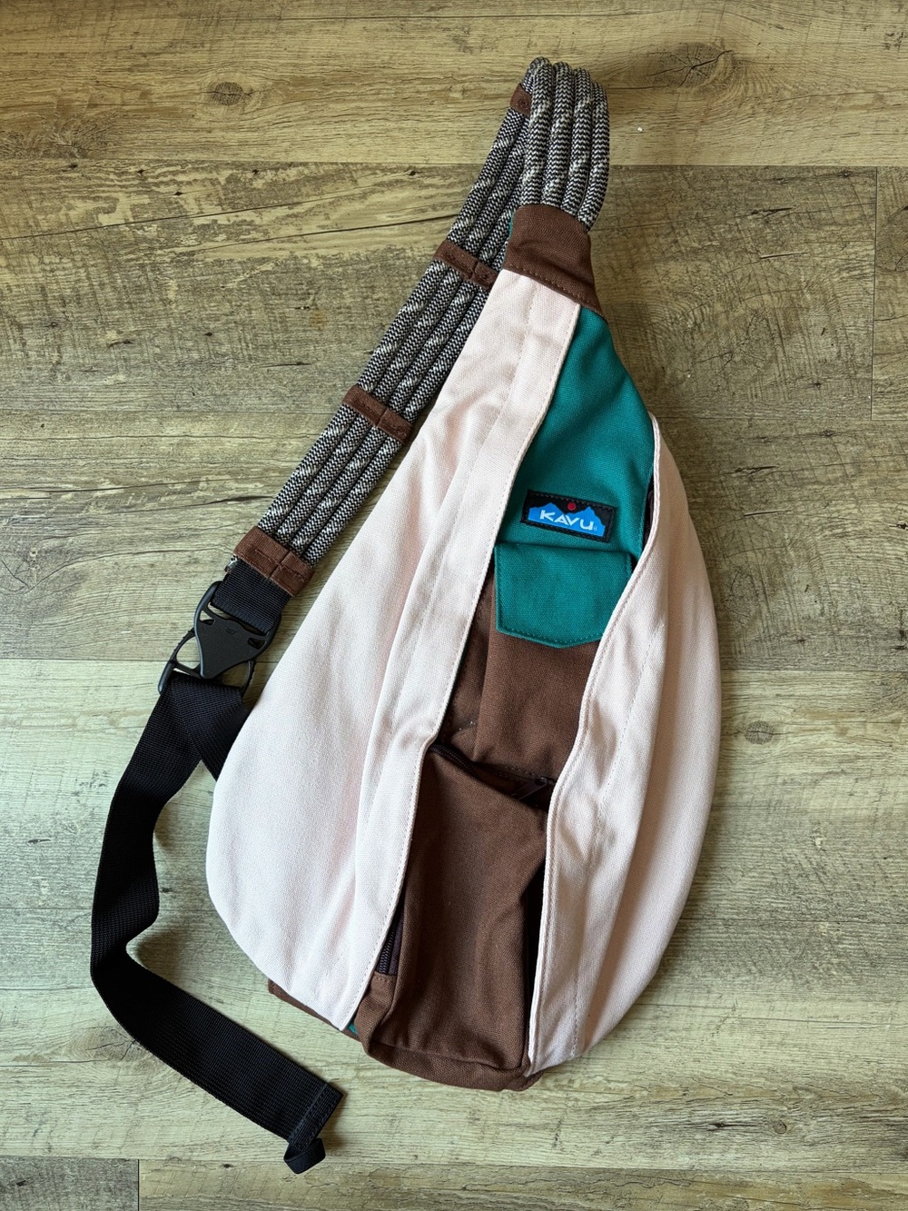 Kavu Colorblock Rope Bag Sling Back Pack in Countryside Colorway